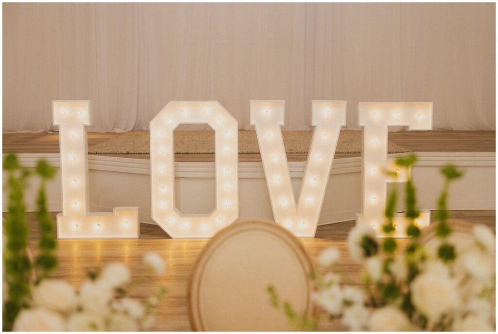 wedding at oak place